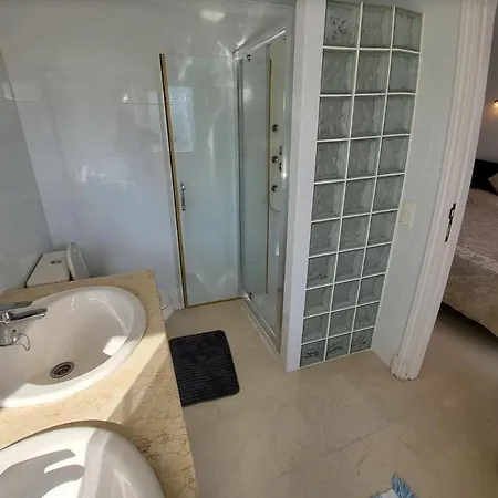Dazzon Inspired Living אסטפונה